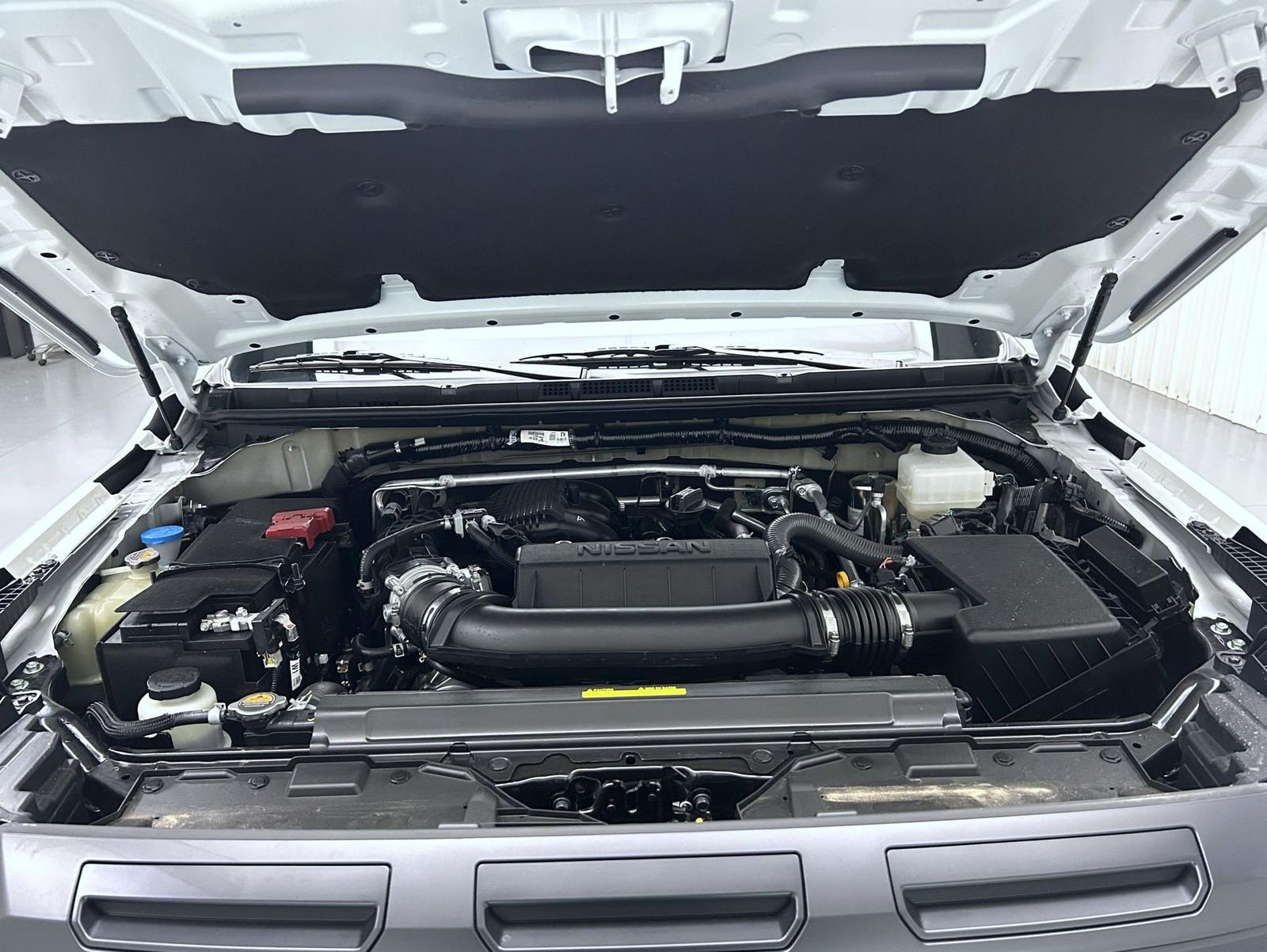 New 2026 Glacier White Nissan S image 24