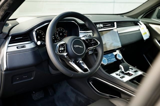 2026 Jaguar F-Pace R-Dynamic S - Photo 19