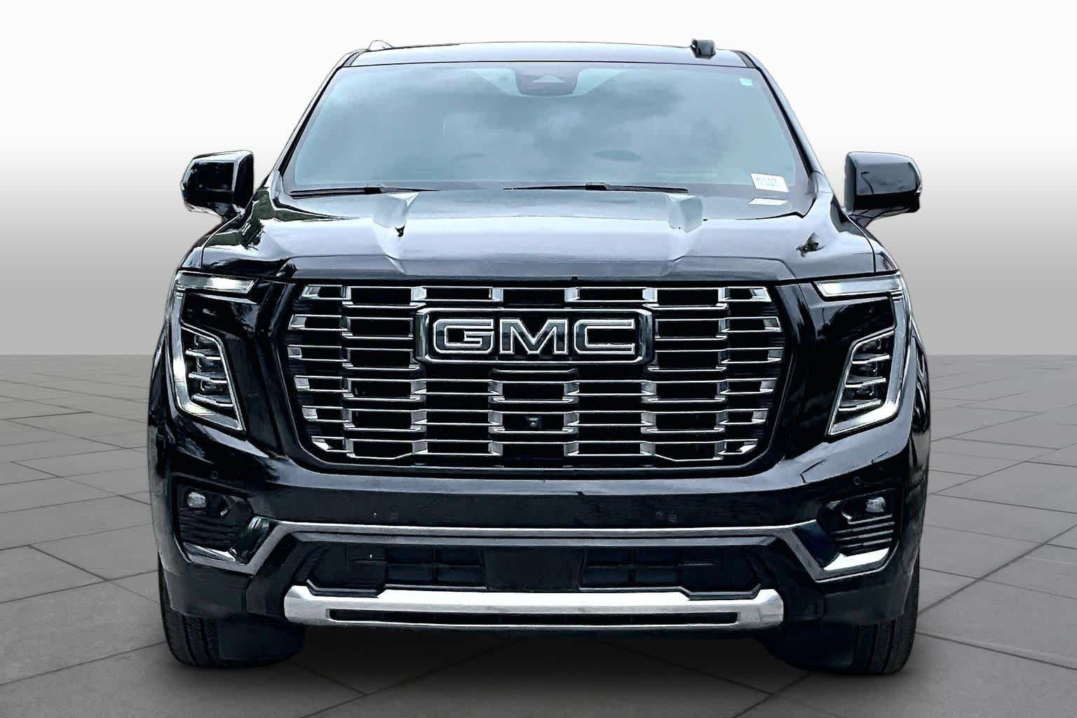 Used 2025 Onyx Black GMC Denali Ultimate image 4