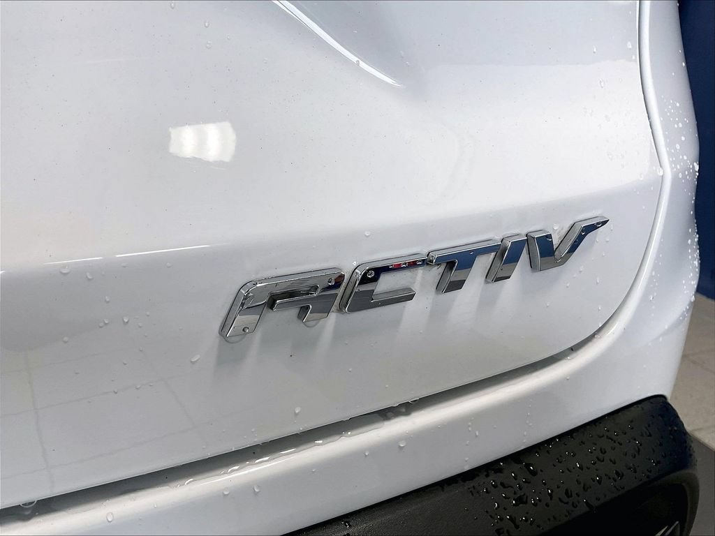 Used 2024 Summit White Chevrolet ACTIV image 29
