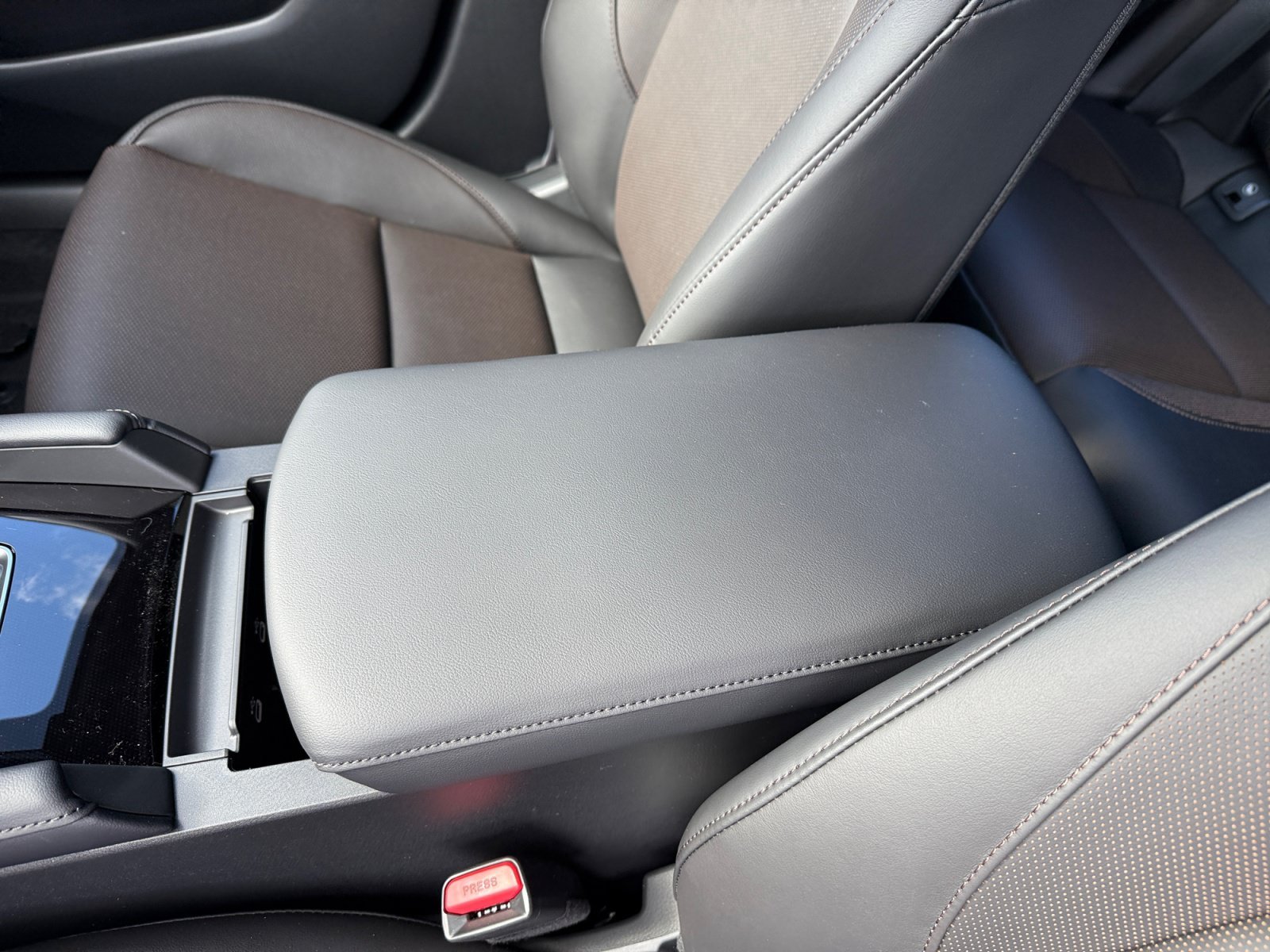 2026 Mazda Mazda3 Premium - Photo 14