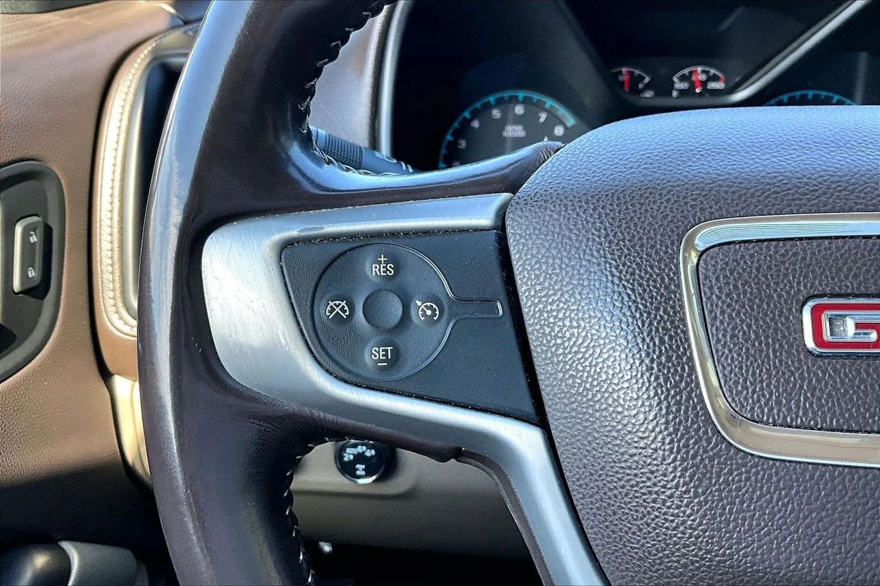 Used 2020 Blue GMC SLE1 image 26