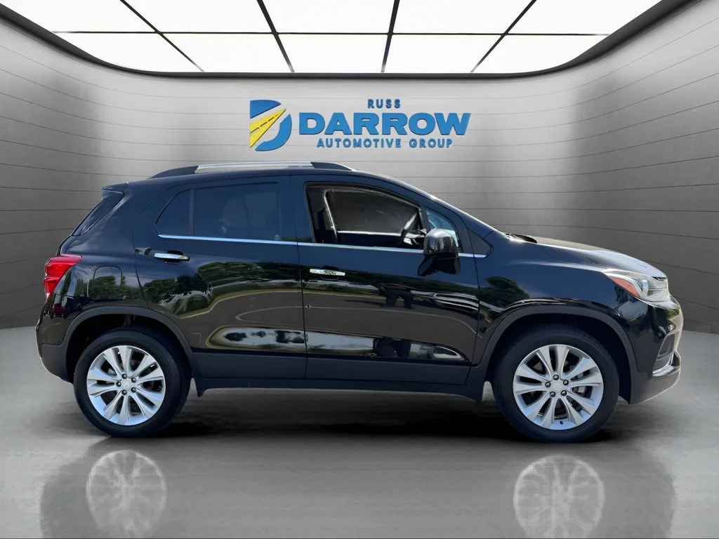 Used 2018 Black Chevrolet Premier image 6
