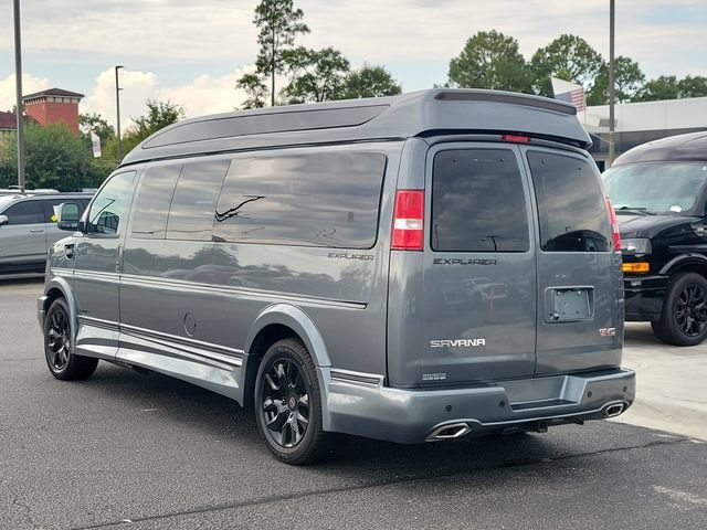 Used 2025 Special Exterior Color GMC Work Van image 3
