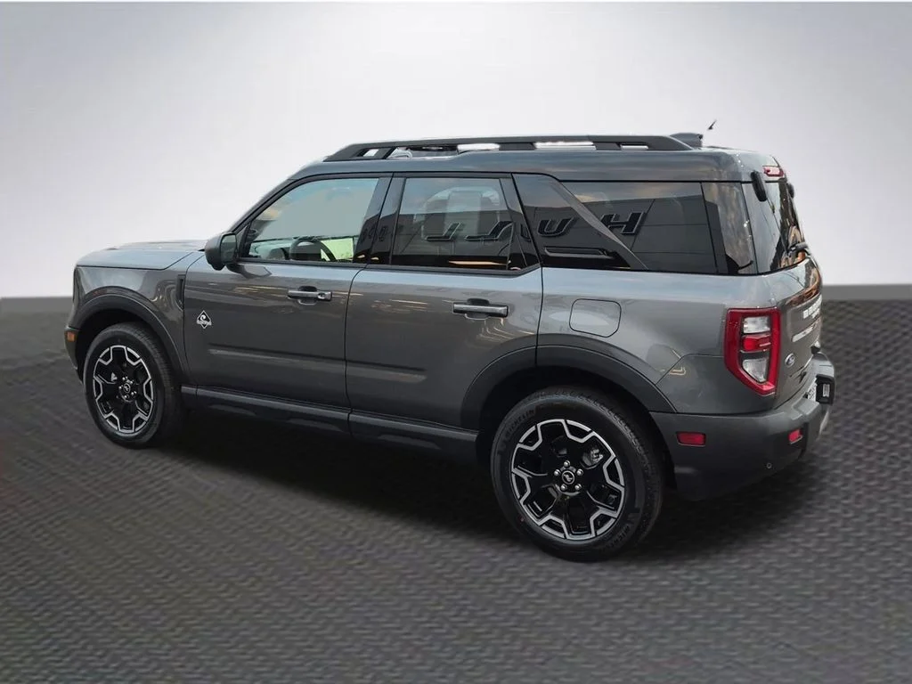 New 2025 Carbonized Gray Metallic Ford Outer Banks® image 5