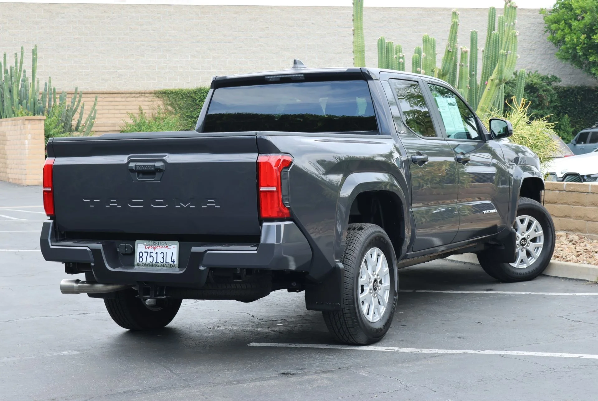 Used 2026  Toyota SR5 image 2