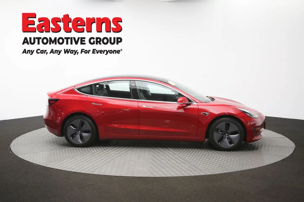 Used 2018 Red Tesla Long Range image 40