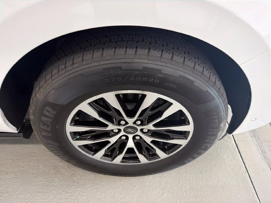 Used 2025 White Ford Platinum image 4