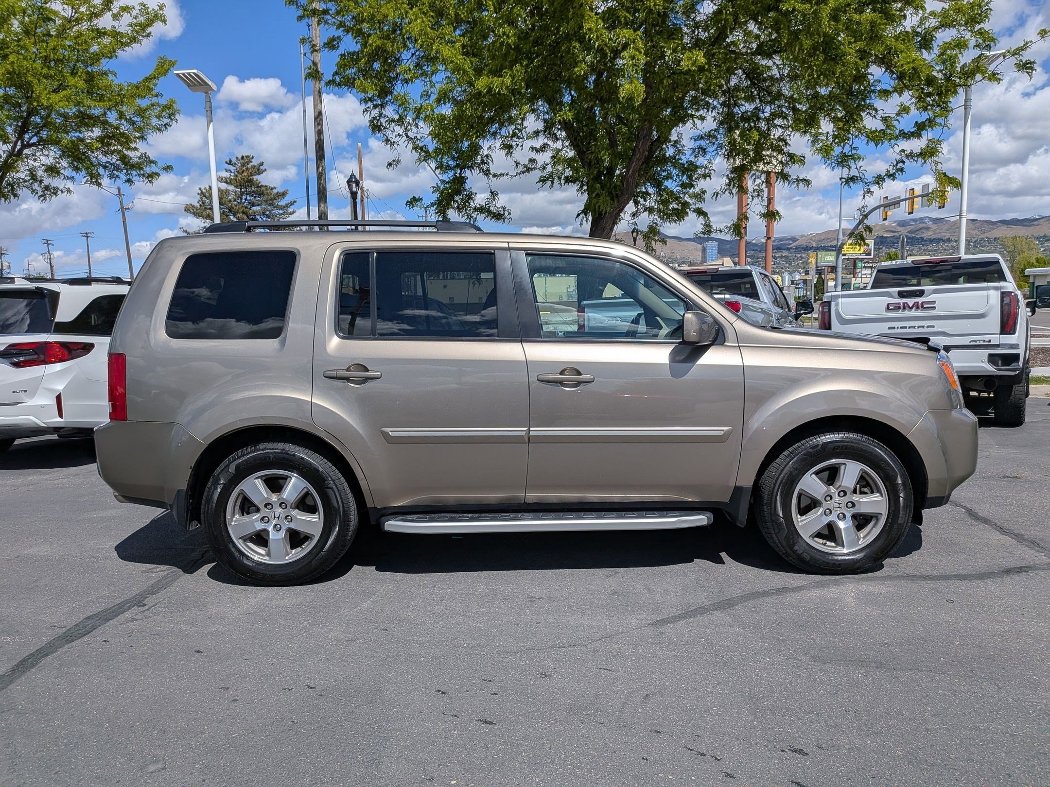 Used 2010 Honda Pilot EX-L with VIN 5FNYF4H50AB021622 for sale in Salt Lake City, UT