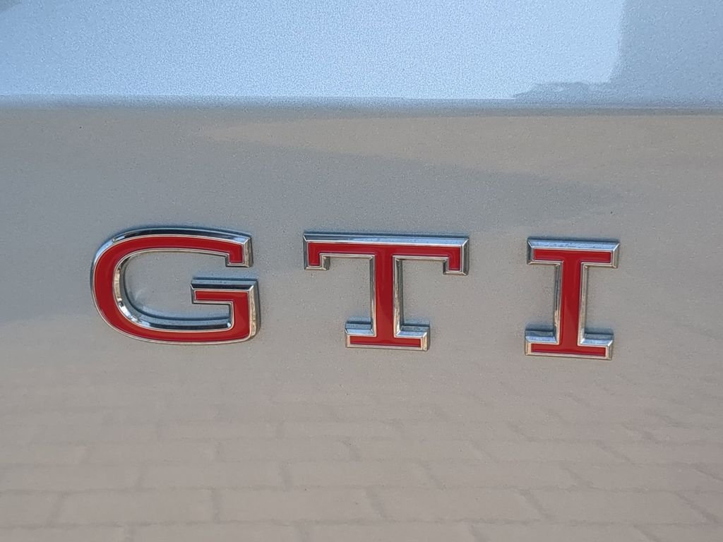 2026 Volkswagen Golf GTI SE - Photo 10