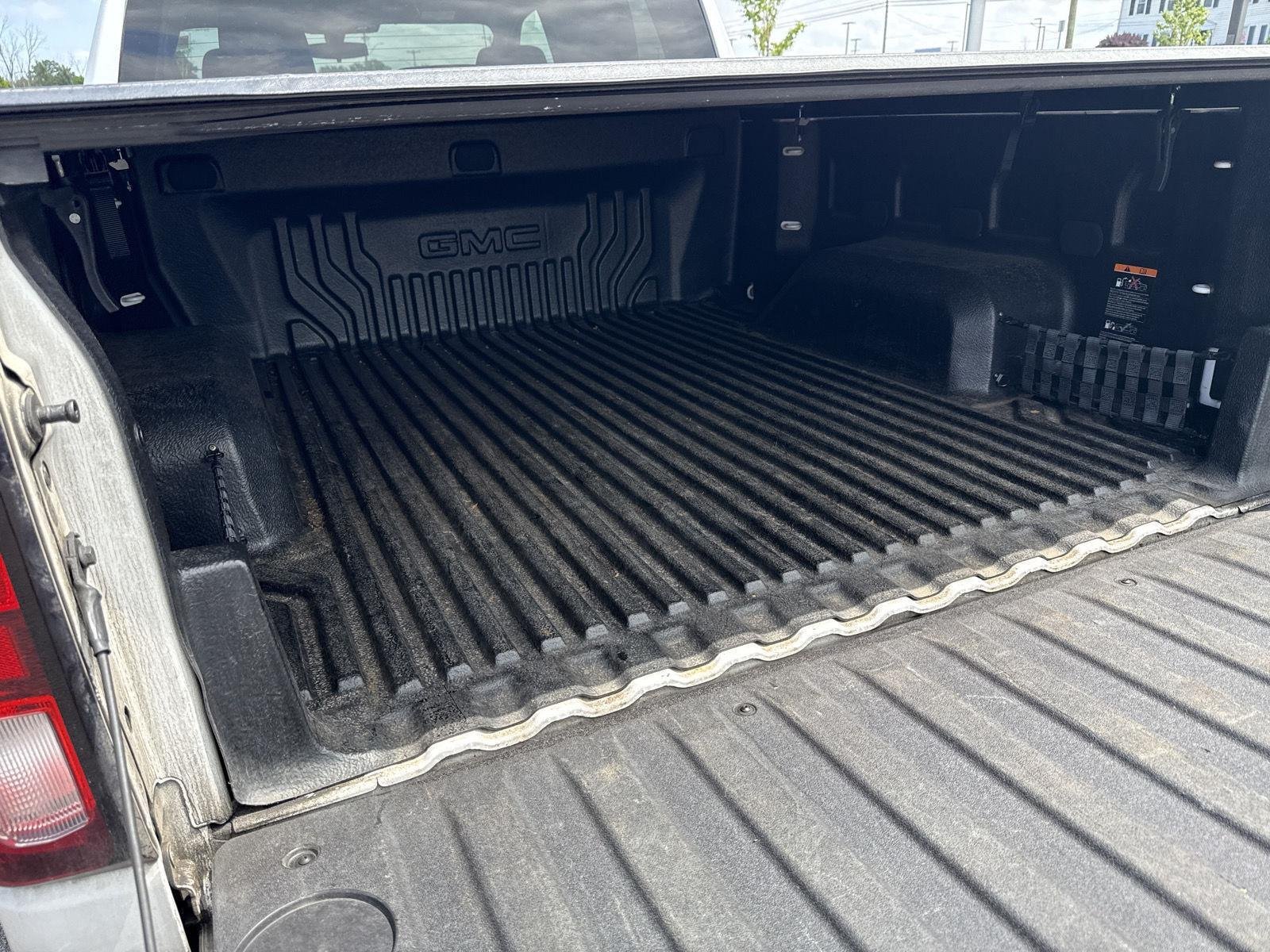 Used 2021 Summit White GMC SLE image 5