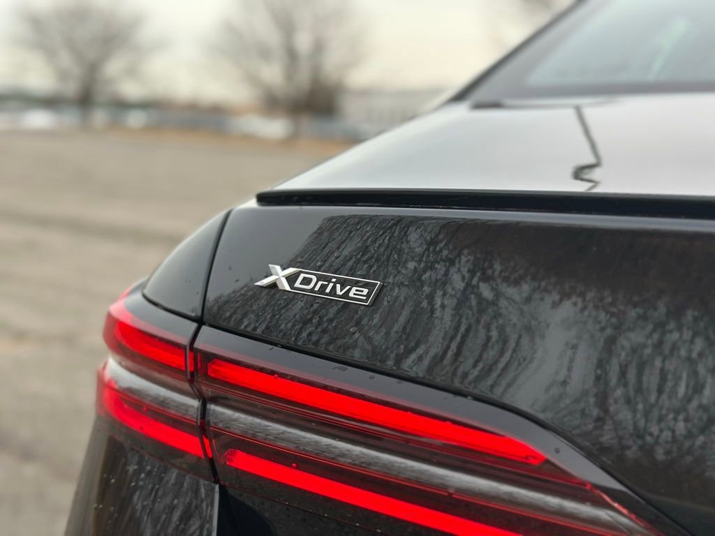 New 2026 Black Sapphire Metallic BMW 530i xDrive image 13