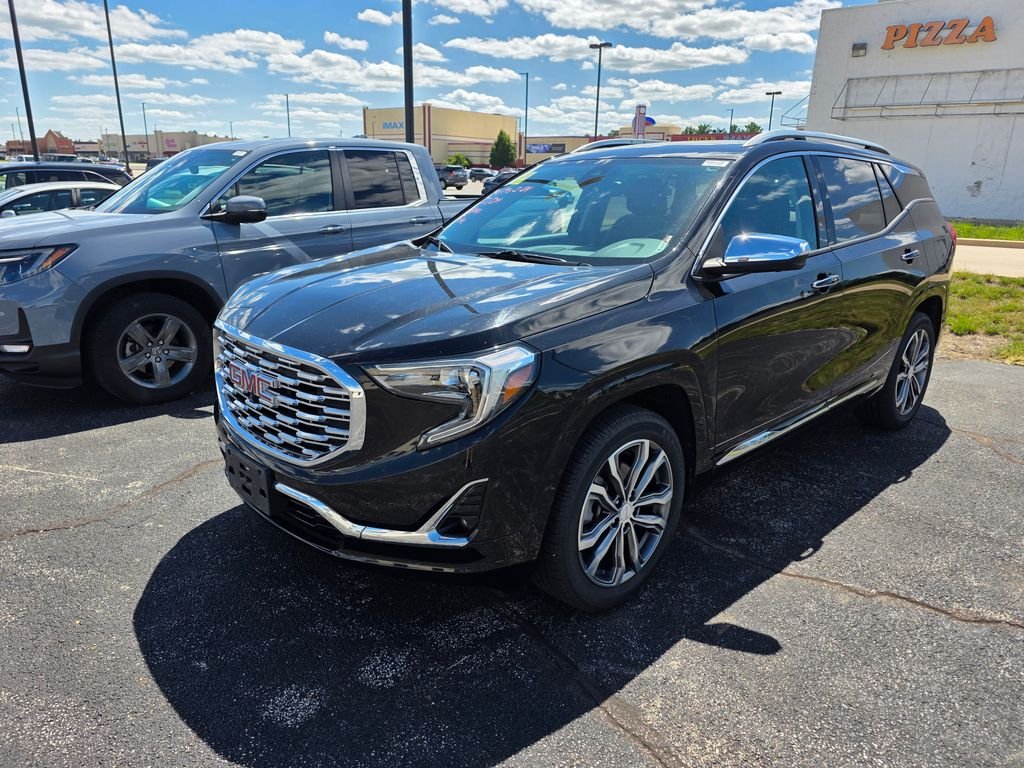 Used 2019 Ebony Twilight Metallic GMC Denali image 2