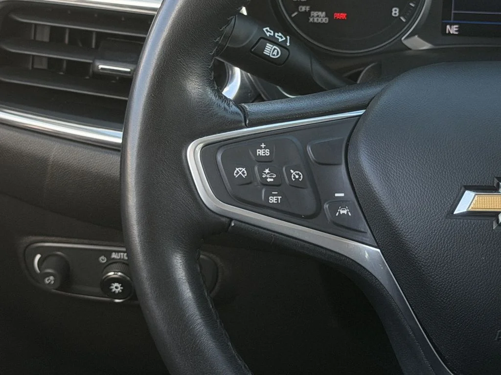 Used 2022 White Chevrolet LT image 14