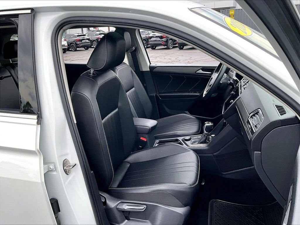 Used 2023 White Volkswagen 2.0T SE image 11