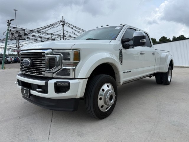 Used 2021 White Ford Platinum image 1