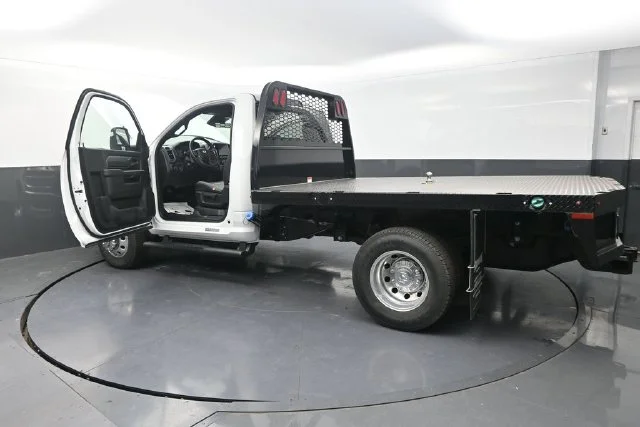 2026 RAM 3500 Chassis Tradesman - Photo 28
