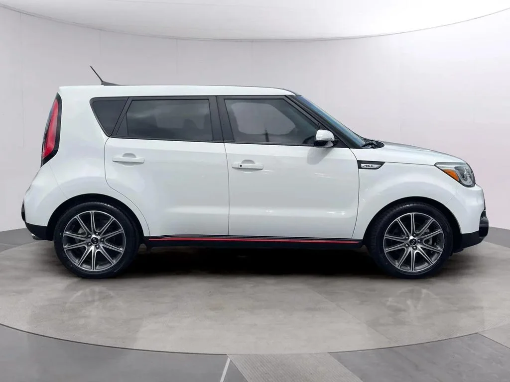 Certified Used 2019 Clear White Kia Exclaim image 6