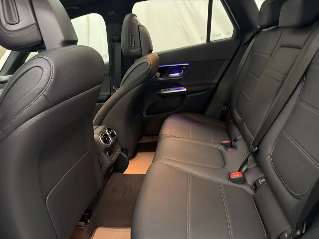 Used 2026 White Mercedes-Benz GLC 300 image 19