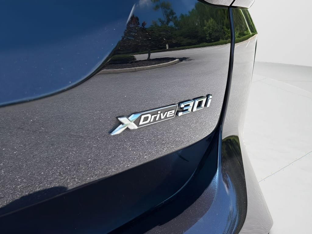 Used 2022 Black BMW xDrive30i image 28