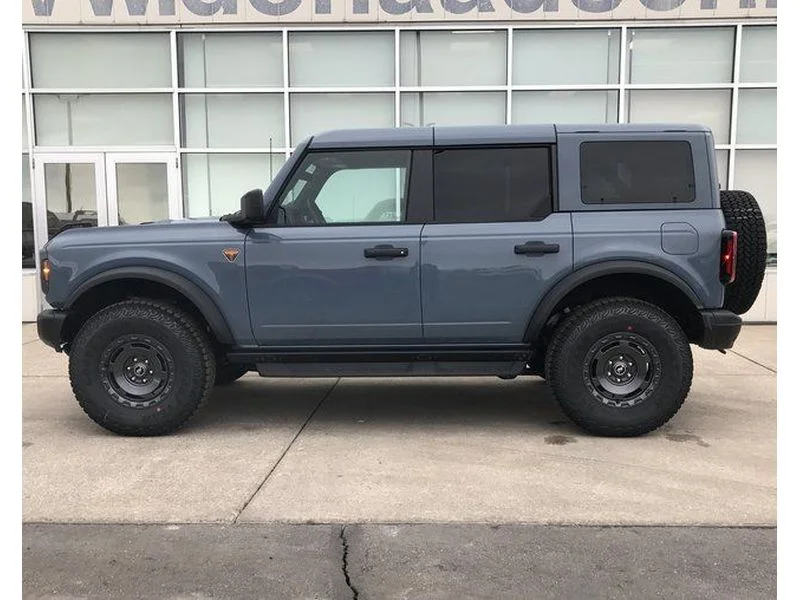 New 2025 Azure Gray Metallic Tri-Coat Ford Badlands® image 4