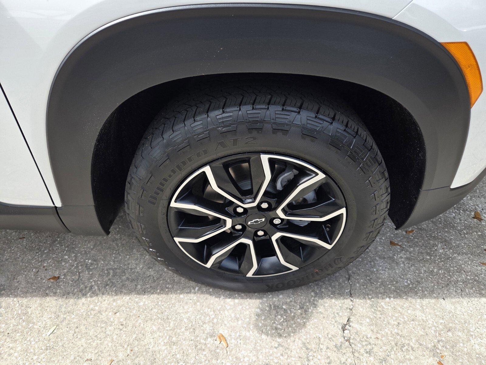 New 2026 Iridescent Pearl Tricoat Chevrolet ACTIV image 9
