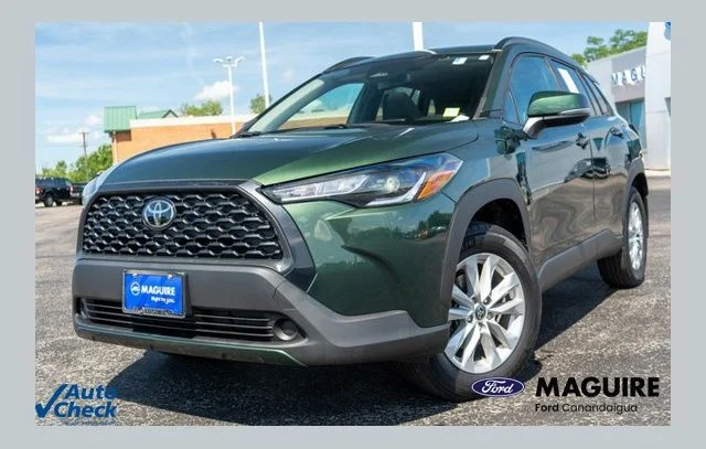Used 2023  Toyota LE image 1