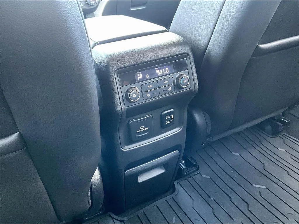 Used 2017 White GMC Denali image 13