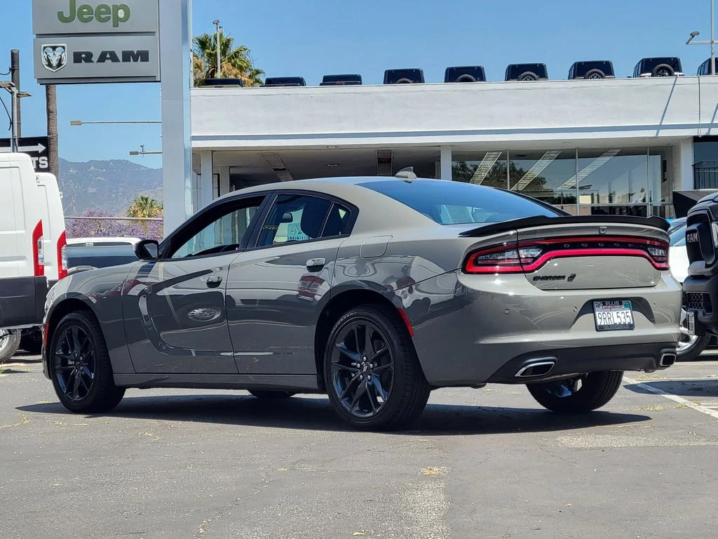 Used 2023 Gray Dodge SXT image 2