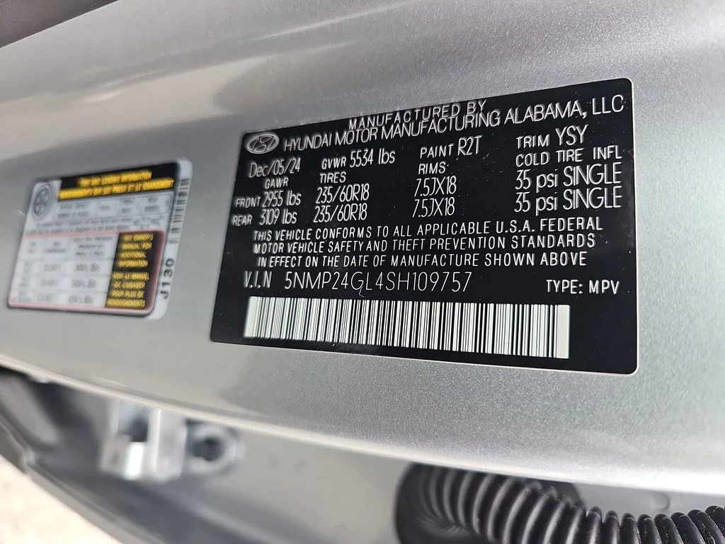 Used 2025 Silver Hyundai SEL image 33
