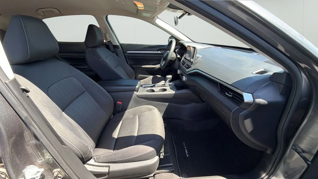 Used 2022 Gray Nissan 2.5 SV image 14