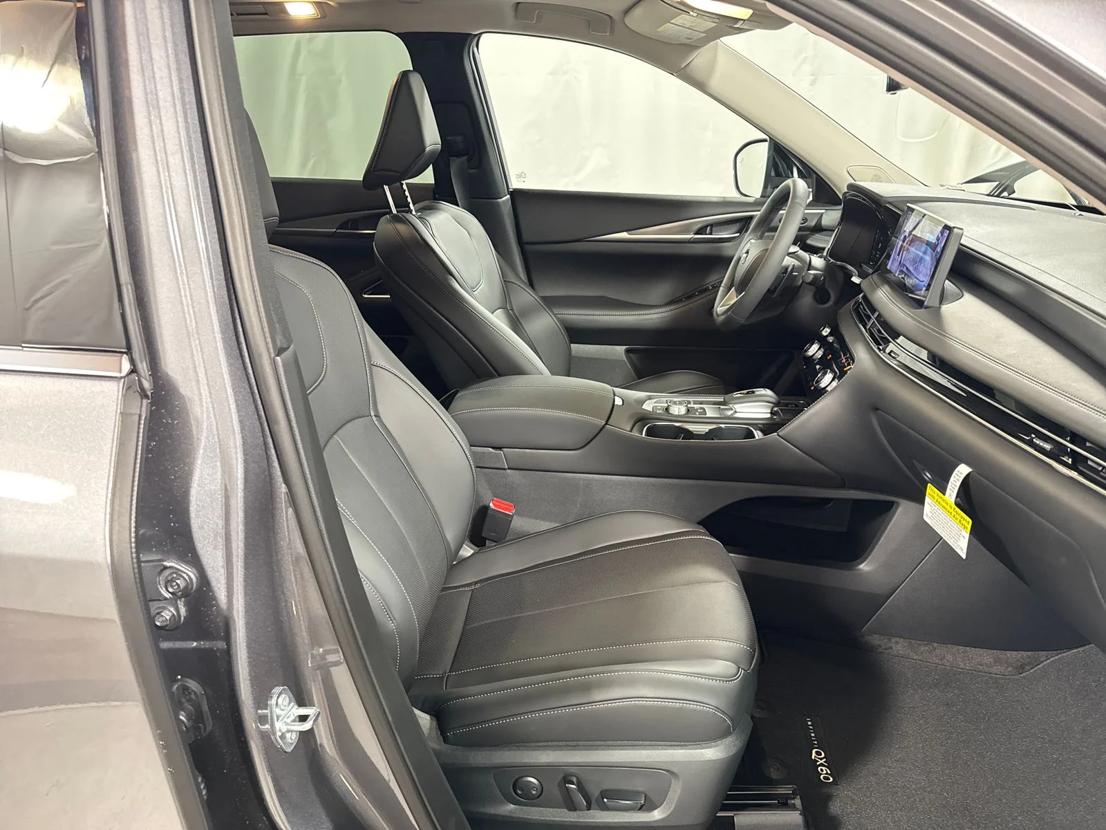 New 2027 GRAPHITE SHADOW INFINITI Luxe AWD image 26