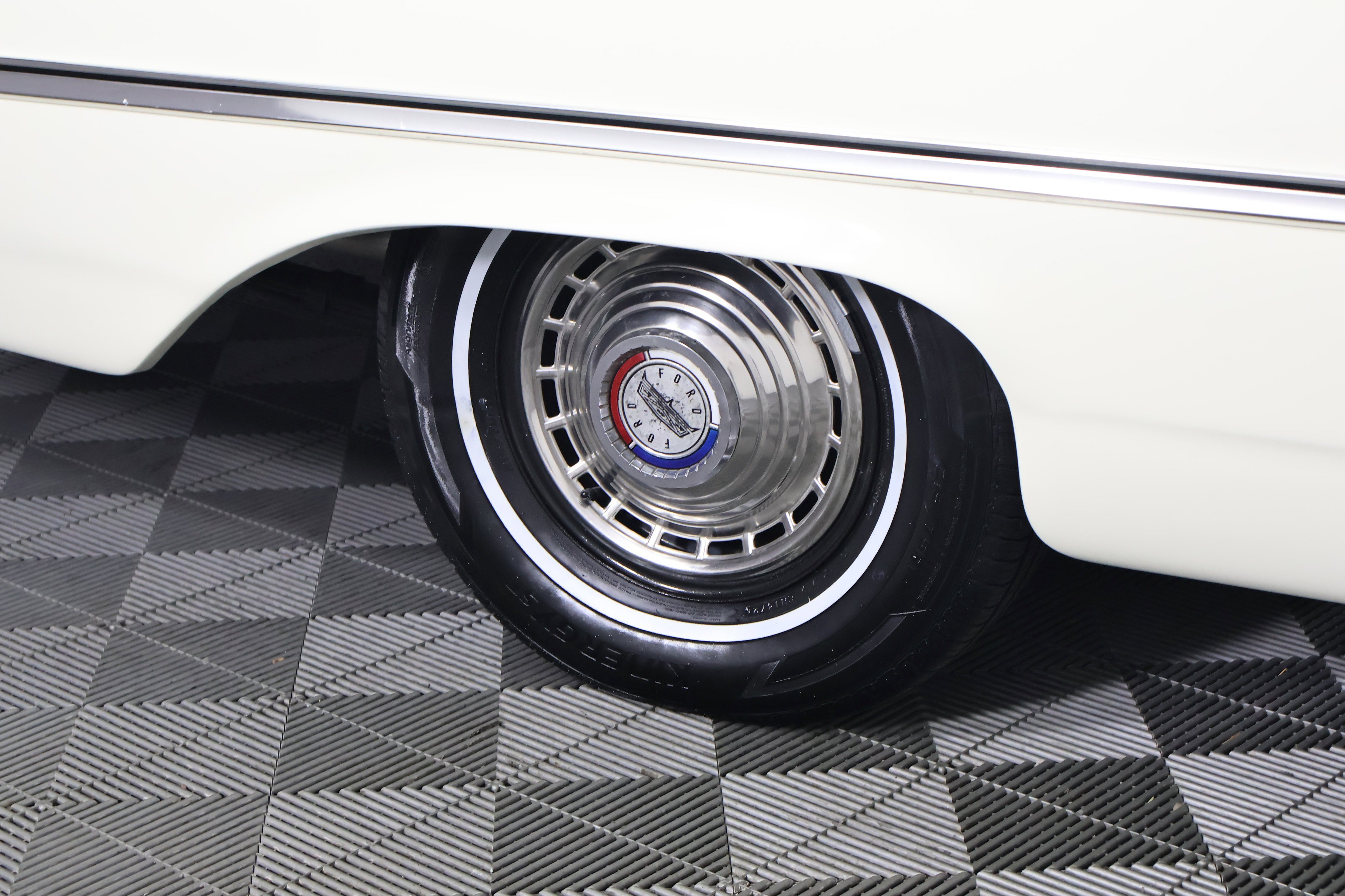 Used 1963 White Ford  image 69