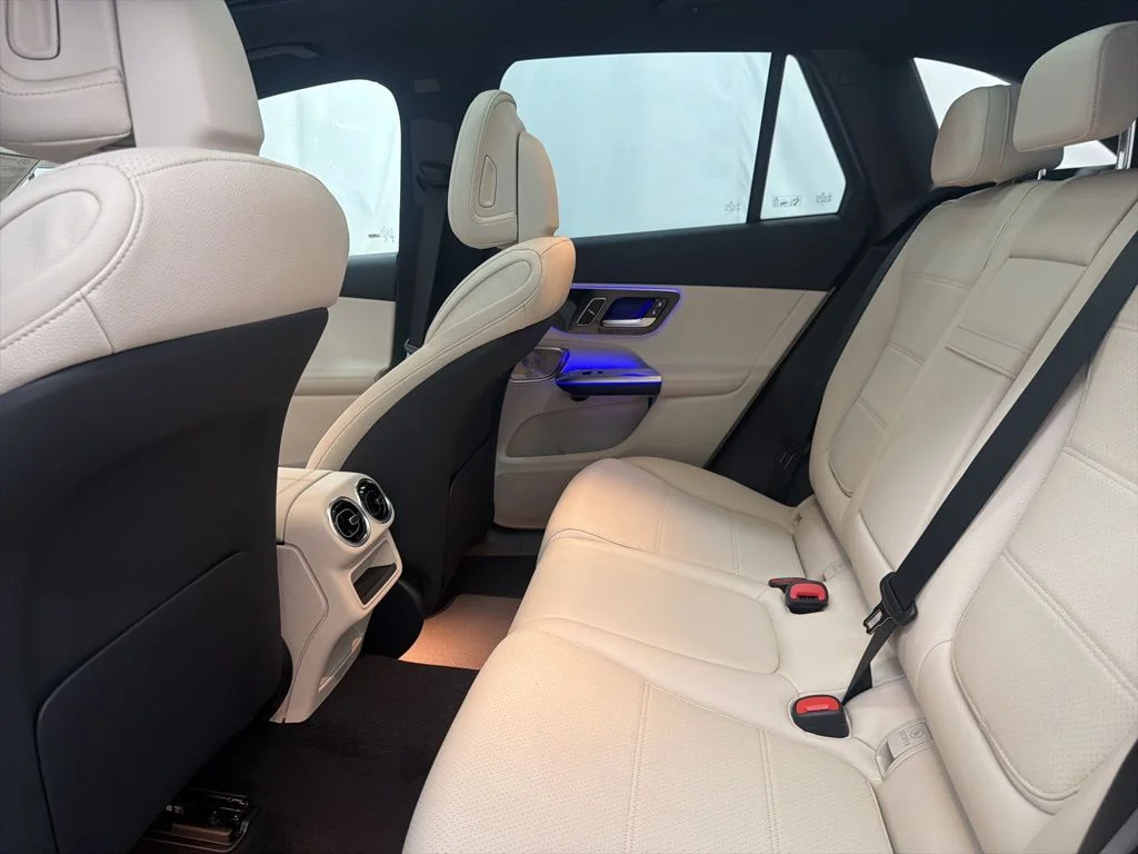 Used 2026 White Mercedes-Benz GLC 300 image 19