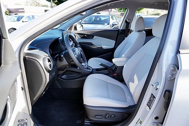 Used 2023 Silver Hyundai SEL image 13