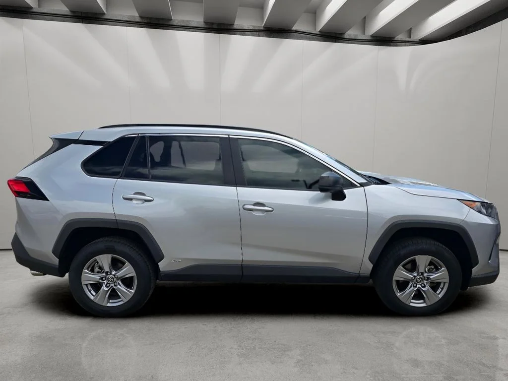 Used 2022 Silver Sky Metallic Toyota Hybrid LE image 9