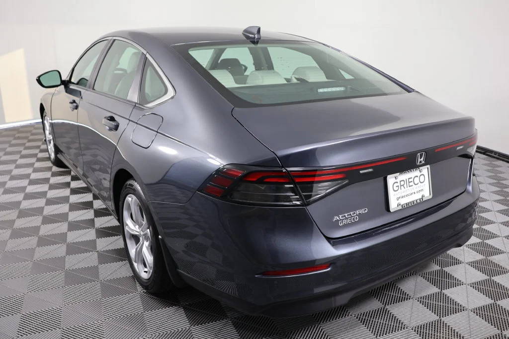 Used 2025  Honda LX image 6