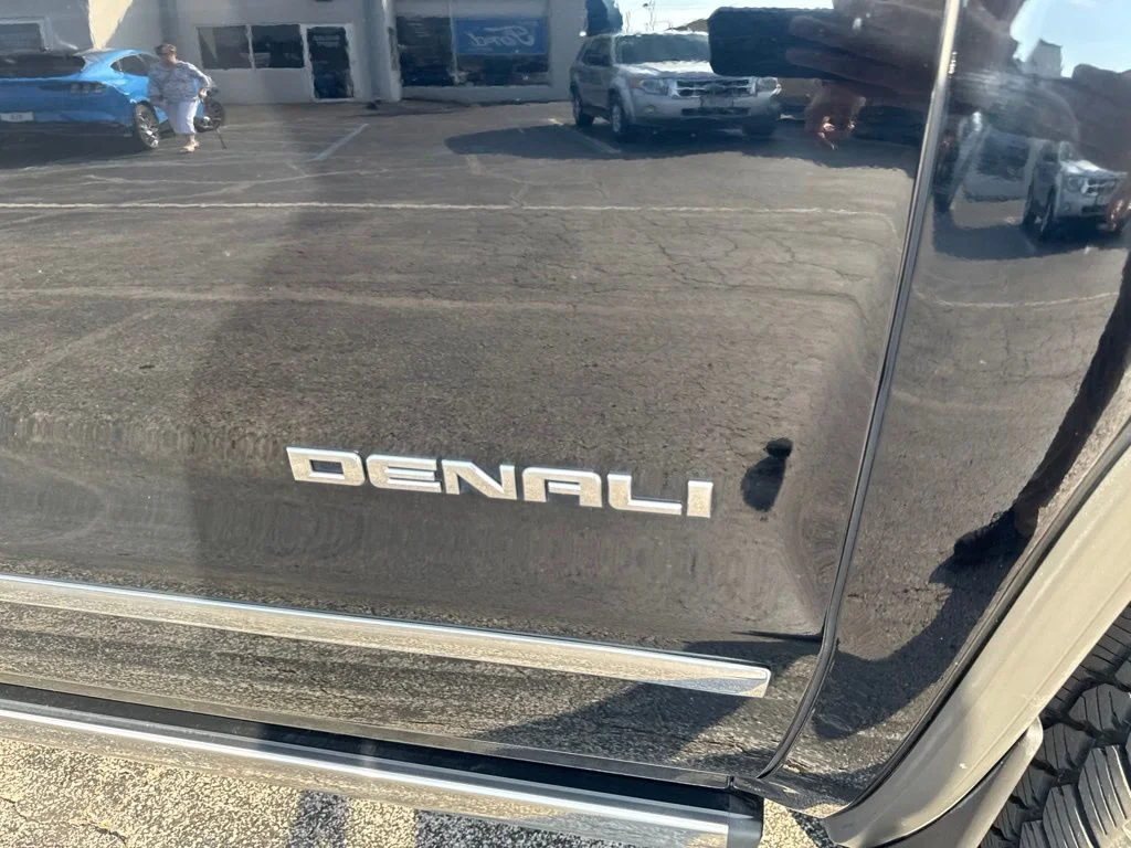 Used 2017 Black GMC Denali image 40