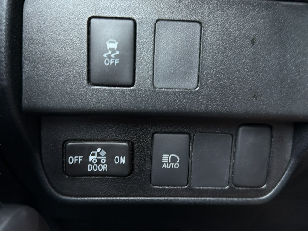 Used 2022 Blue Toyota SR5 image 32
