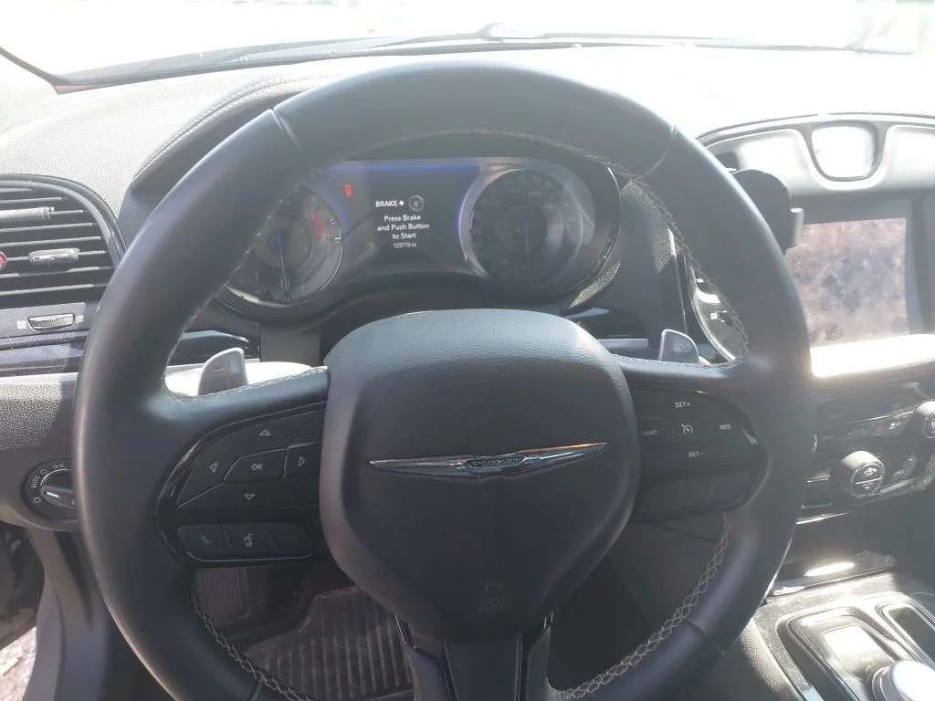 Used 2018 White Chrysler S image 6
