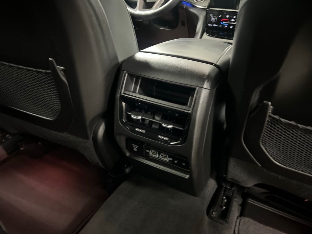 2023 Jeep Grand Cherokee Overland - Photo 64