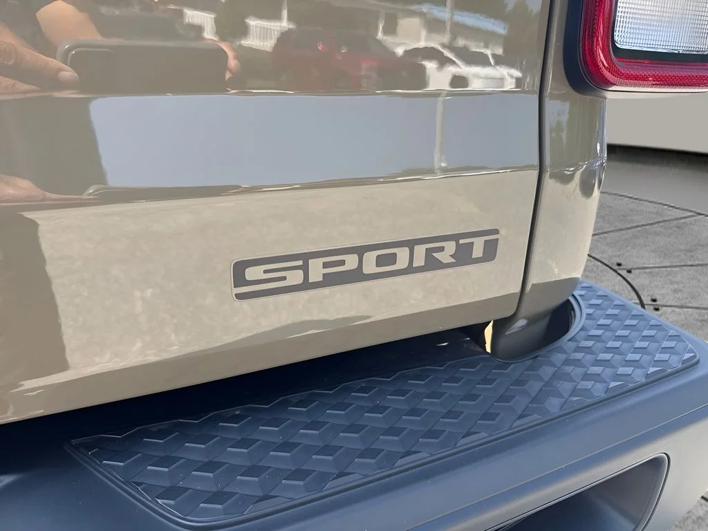 Used 2020 Green Jeep Sport image 22