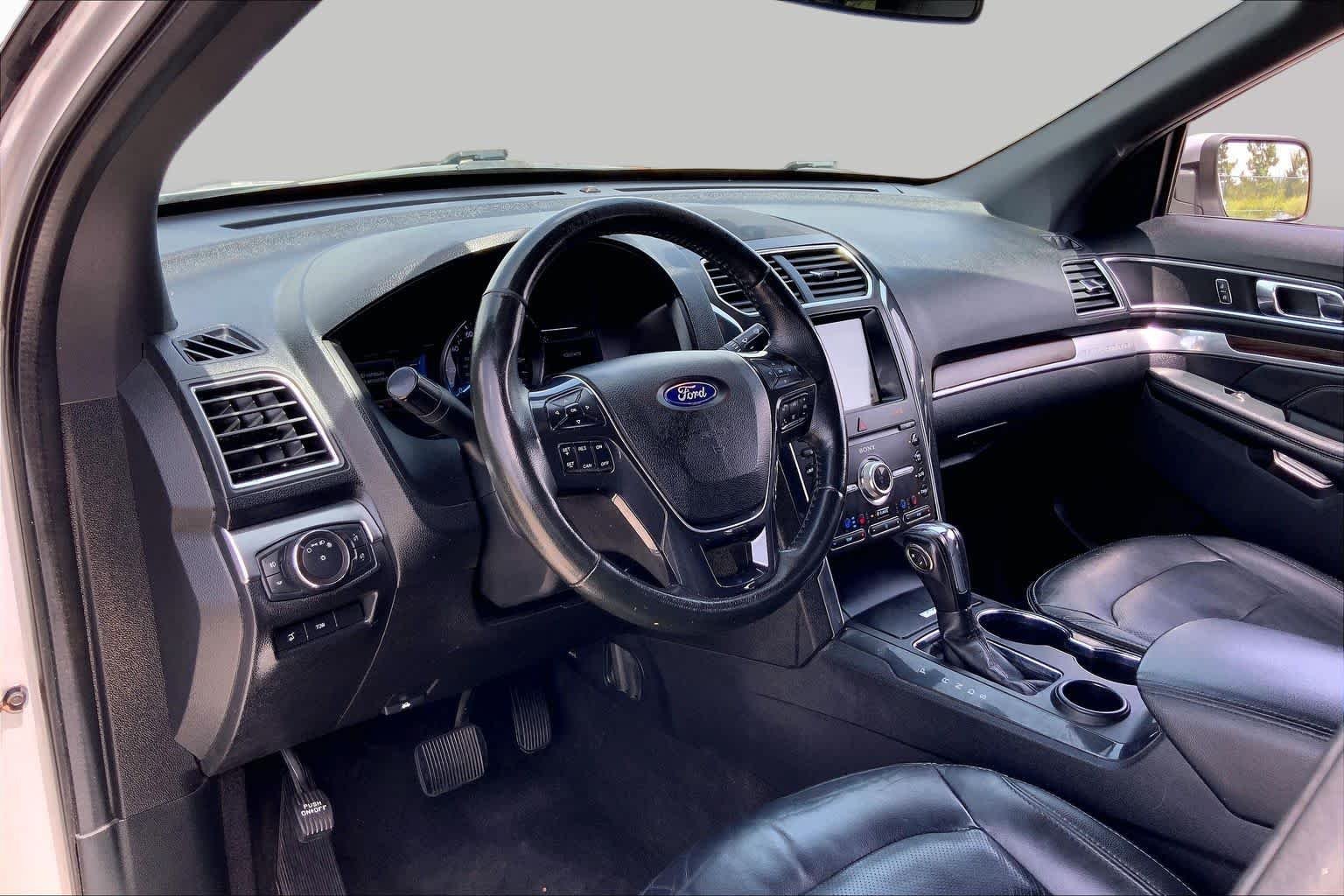 Used 2019 Ingot Silver Ford Limited image 17