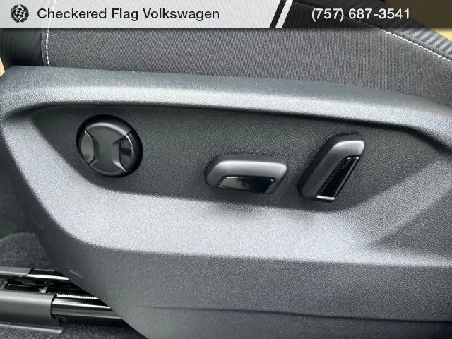 New 2026 White Volkswagen 2.0T SE w/Technology image 27
