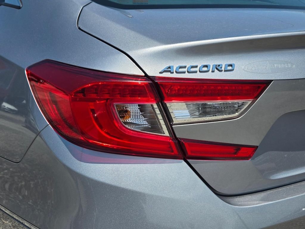 Used 2020 Silver Honda EX-L image 8
