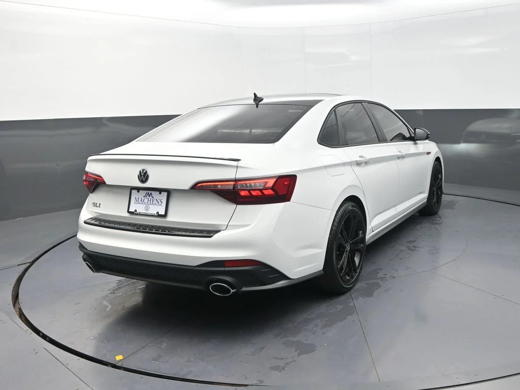 Used 2022  Volkswagen 2.0T Autobahn image 11