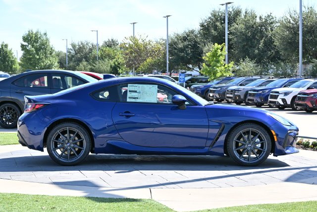 New 2027 Sapphire Blue Pearl Subaru Limited image 2