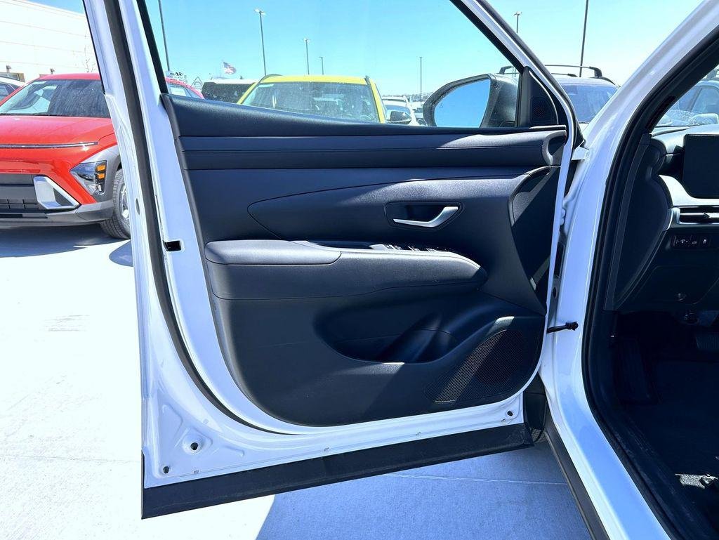 New 2026 White Hyundai SEL AWD image 9