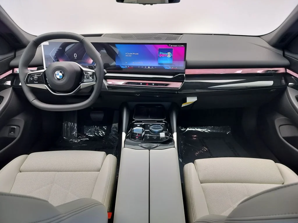 New 2027 Dark Graphite Metallic BMW 530i image 11