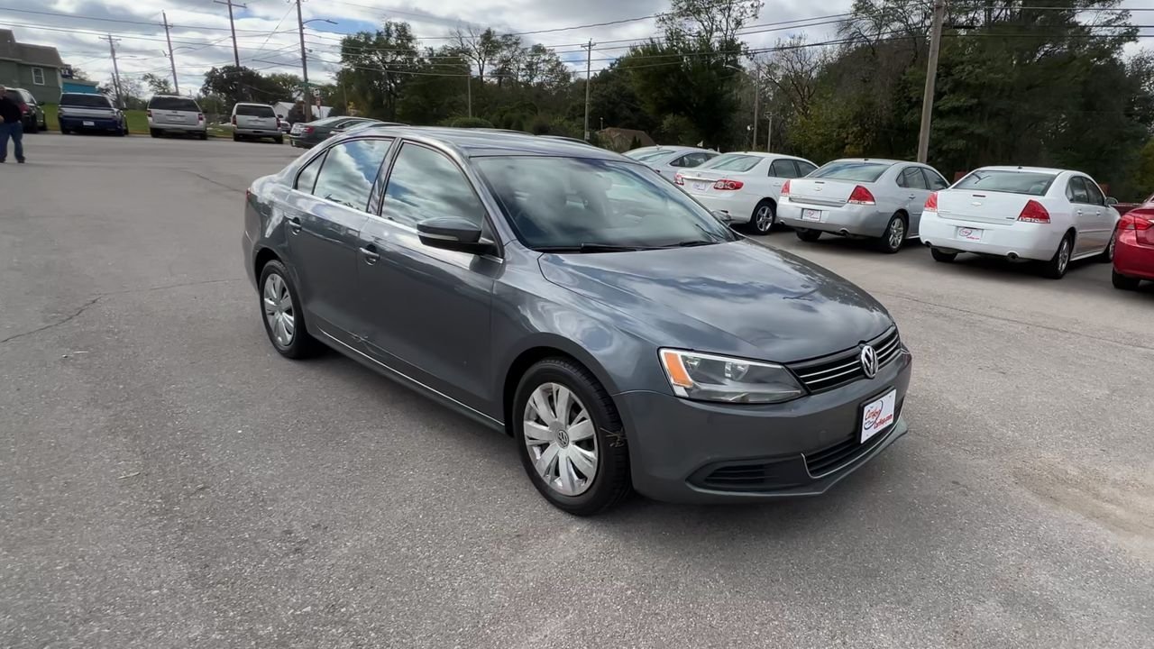 2013 Volkswagen Jetta SE photo 2